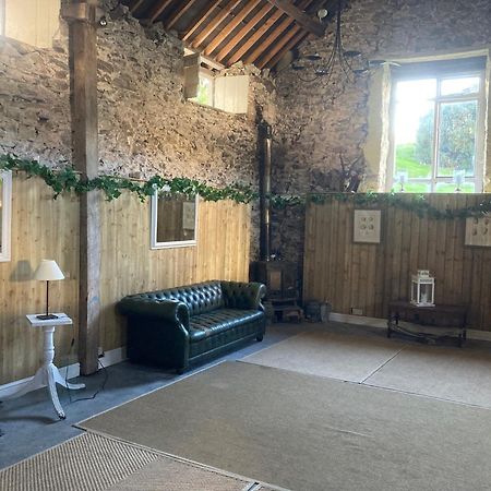 Penbedw Uchaf Estate - Rural Retreats, Tennis โมลด์ ภายนอก รูปภาพ