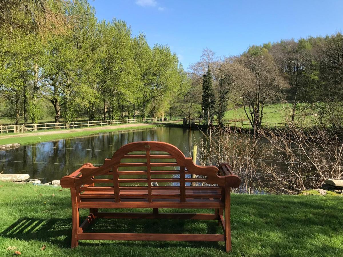 Penbedw Uchaf Estate - Rural Retreats, Tennis โมลด์ ภายนอก รูปภาพ